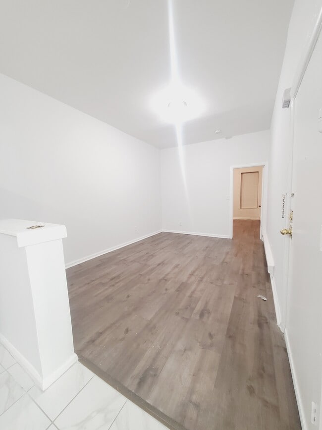 Foto del edificio - 366 Forrest St