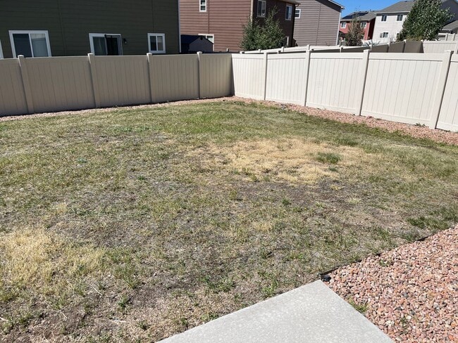 Building Photo - 3 Bedroom Home in D20 with easy commutes t...