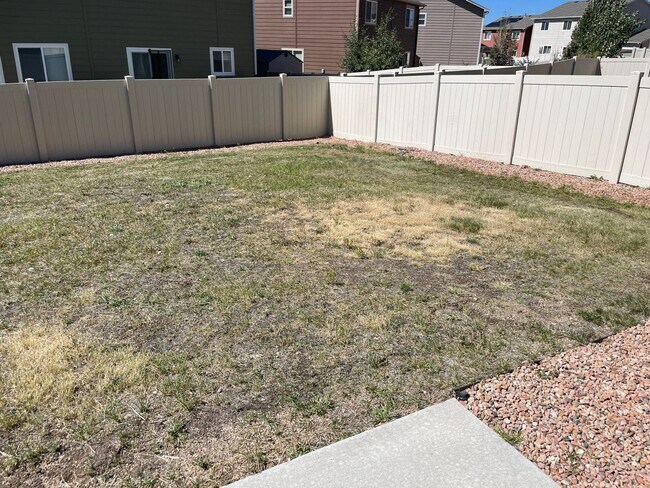 Foto del edificio - 3 Bedroom Home in D20 with easy commutes t...