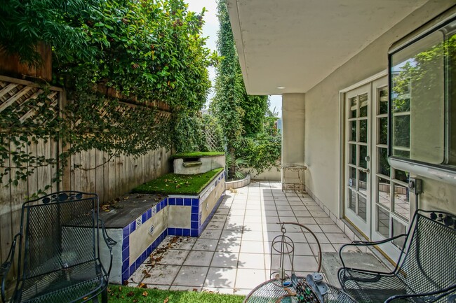 Foto del edificio - SPACIOUS & AIRY, 3BR2.5BA HERMOSA HILLS HO...