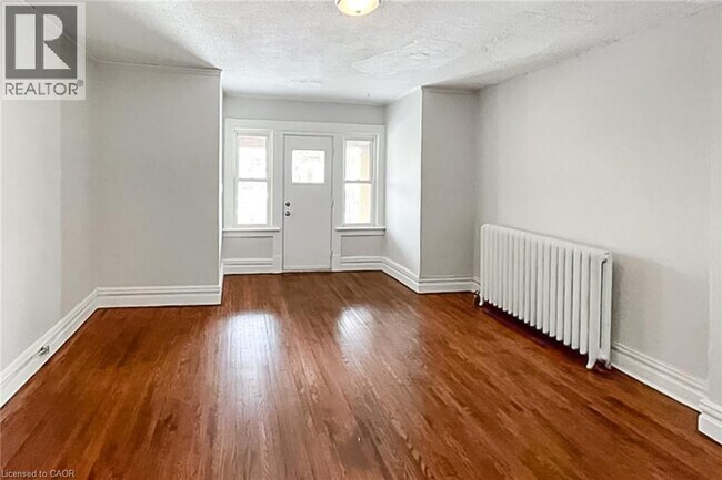 Photo du bâtiment - 25 Avenue South Ave