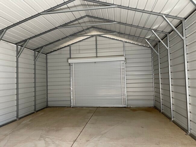 Building Photo - 16080 Ranchero Dr