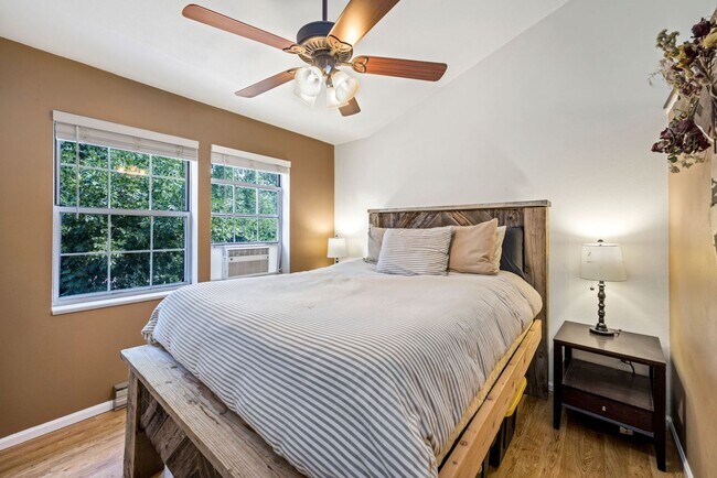 Building Photo - Beautiful FURNISHED Condo in Great Fort Co...