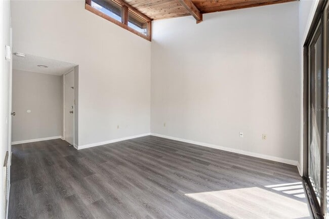 Building Photo - 6120 Peregrine Ave