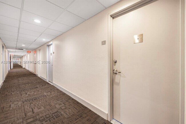 Foto del edificio - 1200 West Dr