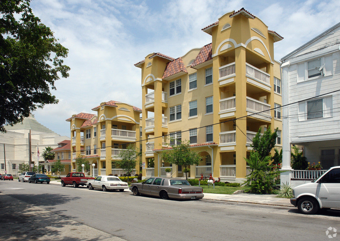 Primary Photo - Temple Court