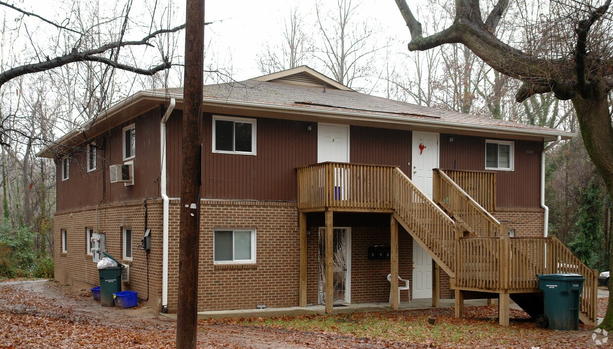 Building Photo - 604 W Markham Ave