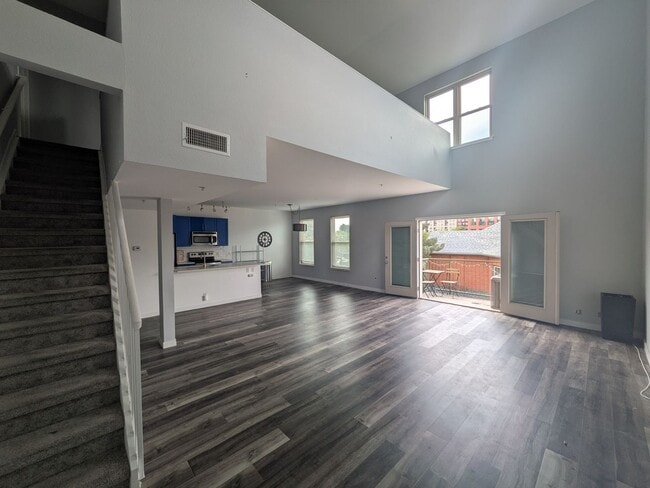 Building Photo - 837 E 17th Ave