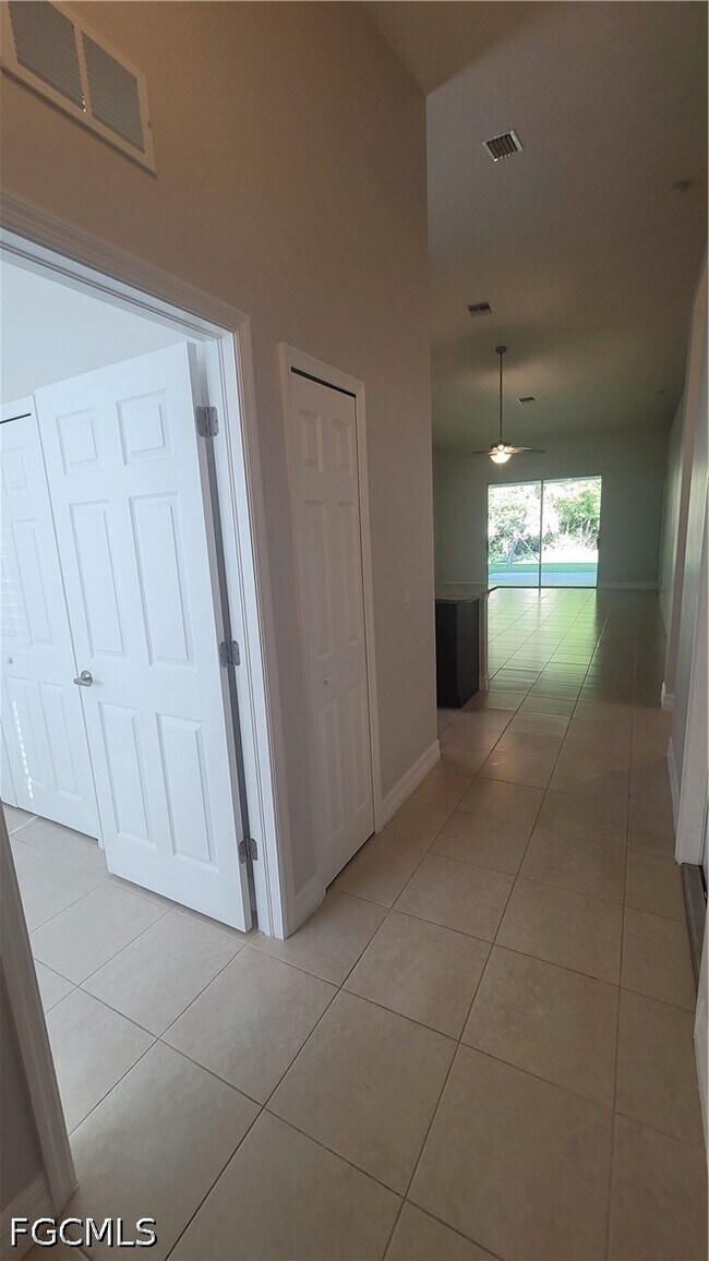 Foto del edificio - 3208 SW 17th Pl