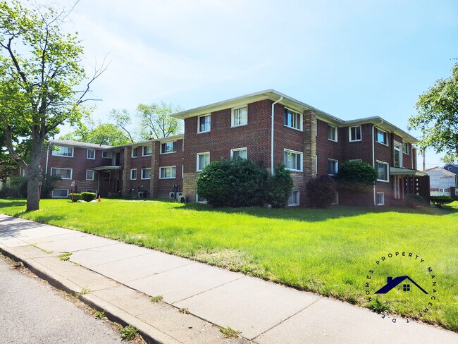 Building Photo - 16950 Normandy St