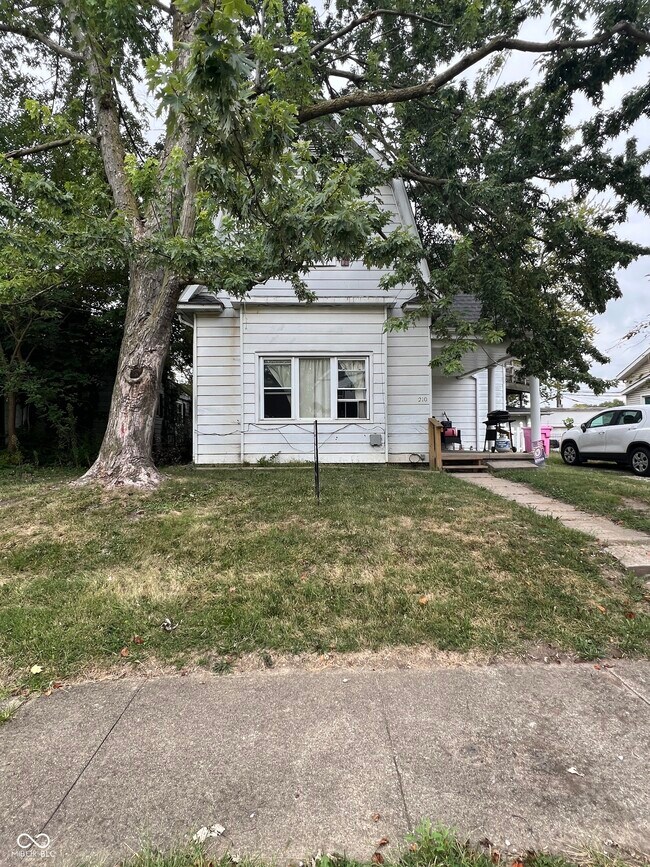 Building Photo - 210 Whitlock Ave