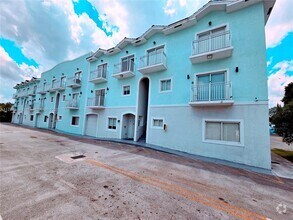 Building Photo - 6336 SW 27th St