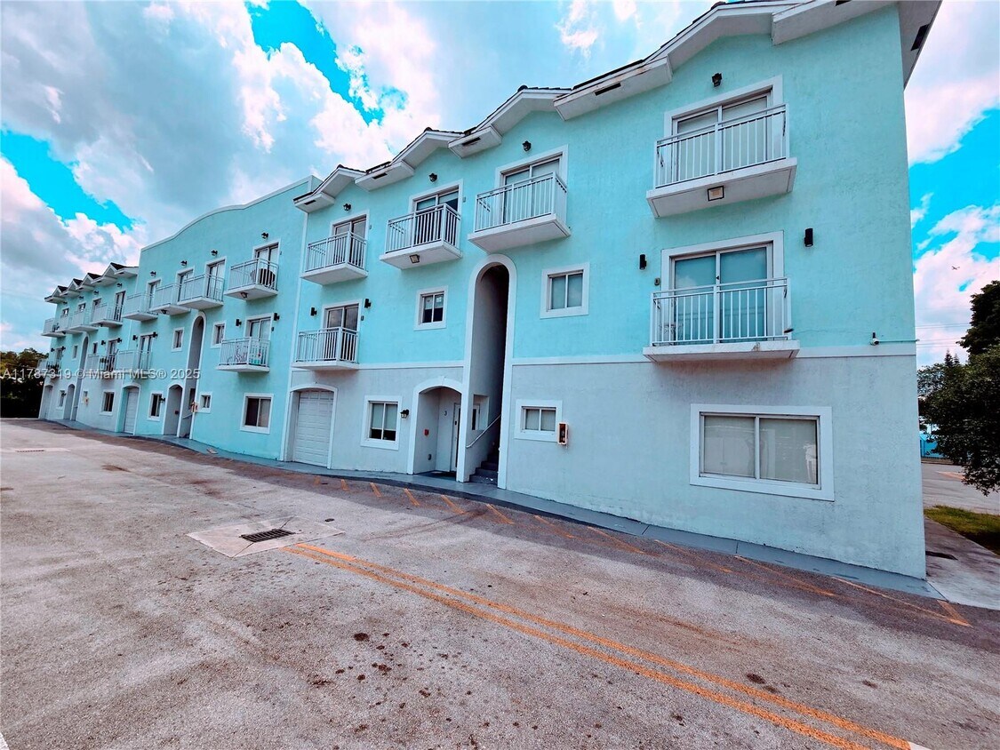 Foto principal - 6336 SW 27th St