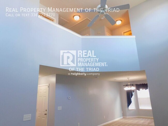 Foto del edificio - Beautiful 3 Bed/2.5 Bath Home near the Pal...