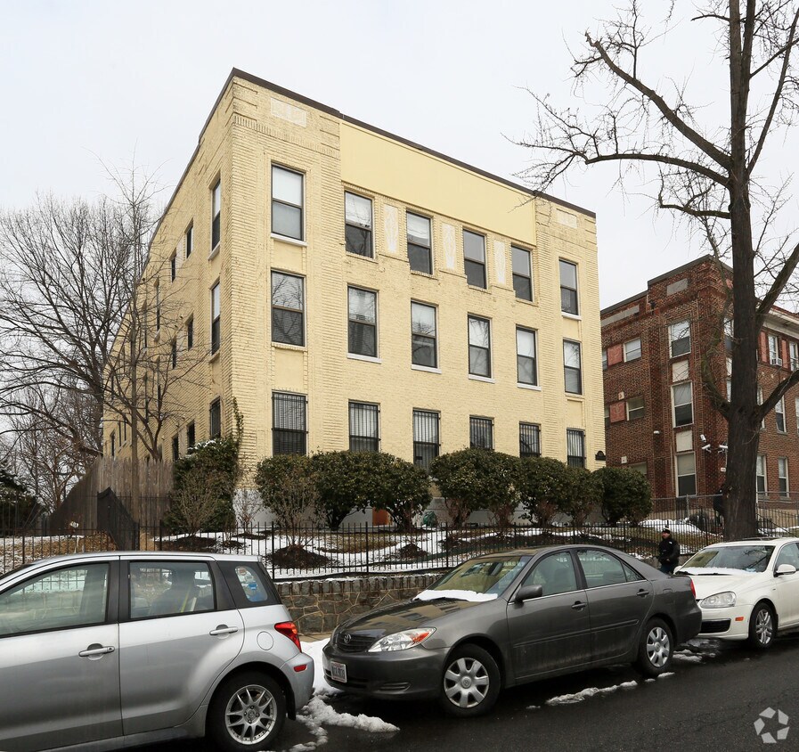 Primary Photo - 1437 Spring Rd NW
