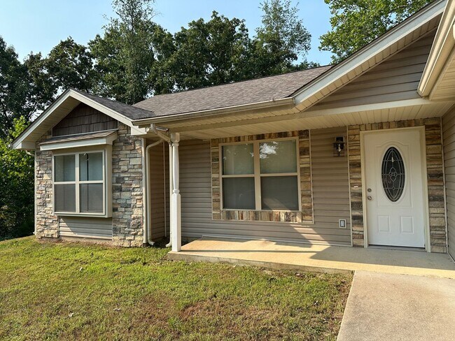 Foto del edificio - 4 Bed 2 Bath FOR RENT in Waynesville
