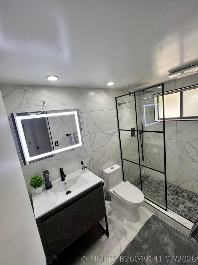 Foto del edificio - 825 NW 13th St
