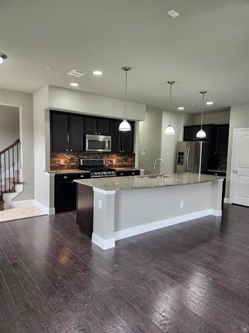 Building Photo - 2653 Jackson Dr
