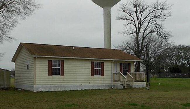 Building Photo - 15 Main St