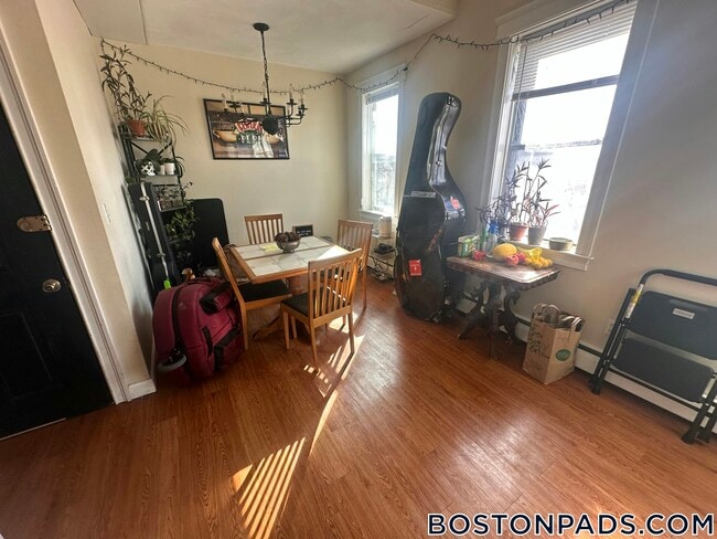 Building Photo - 96 Marcella St