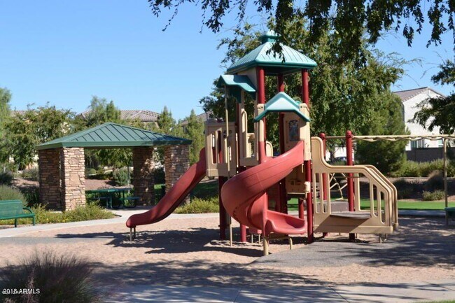 Foto del edificio - 4289 E Carla Vista Dr