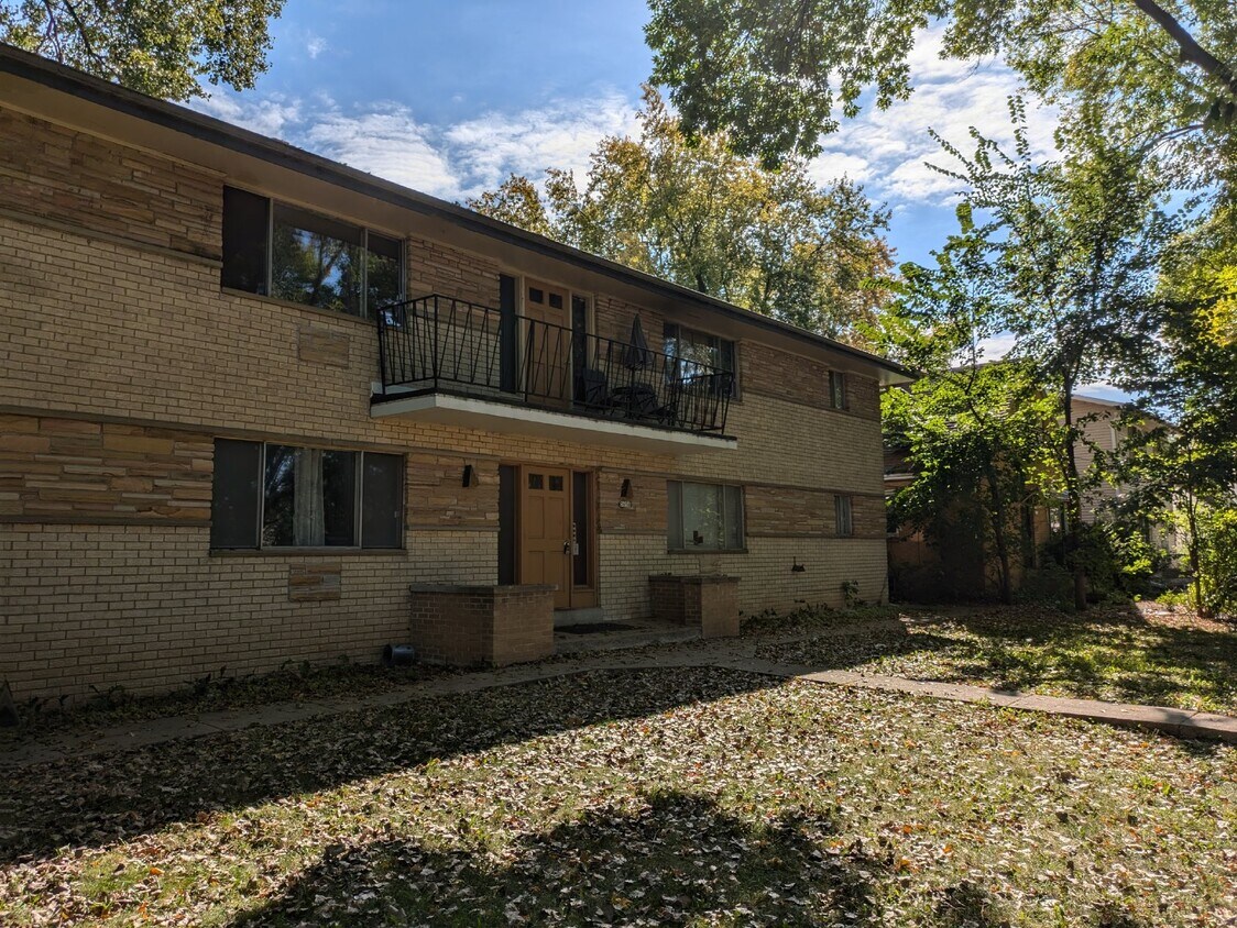 Primary Photo - 2 Bedroom/1 Bath Apartment for rent!
