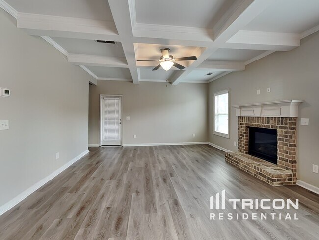 Foto del edificio - 446 Baylee Ridge Cir