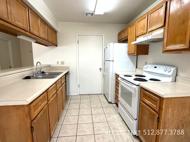 Foto del edificio - 2203 Creekside Ln