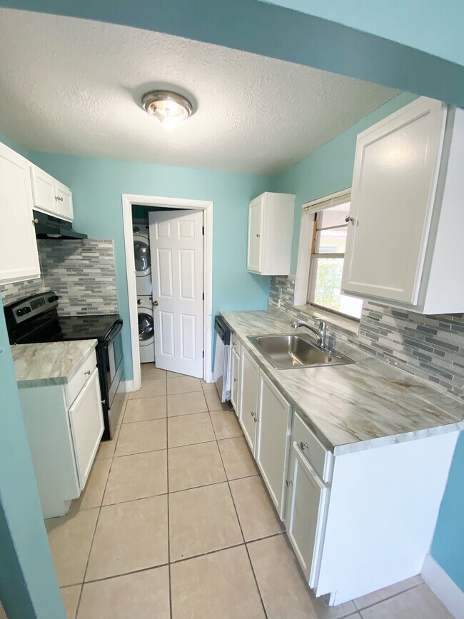 Foto del edificio - 5611 NW 15th St