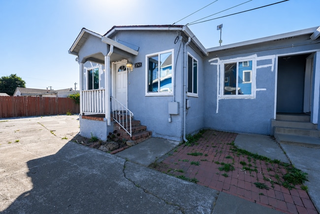 Building Photo - 3765 Angelo Ave