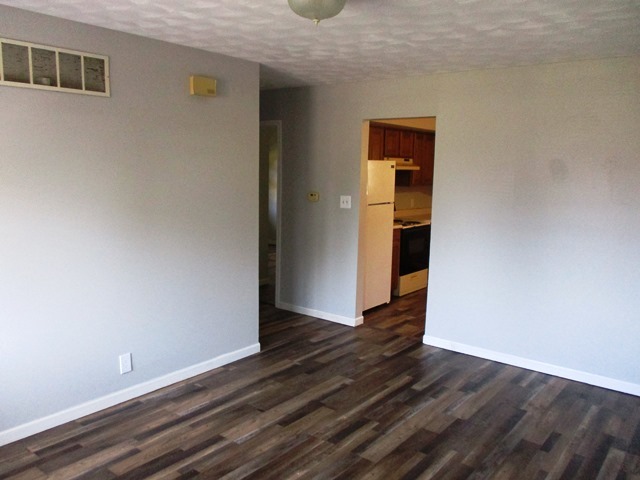 Building Photo - 24167 Oak Ct