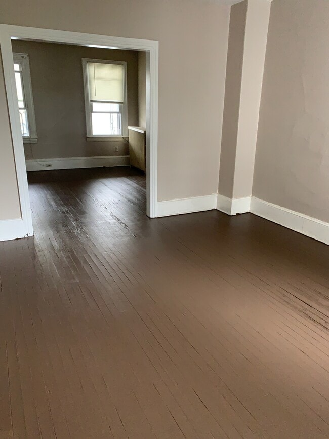 Building Photo - 115 Bullman St