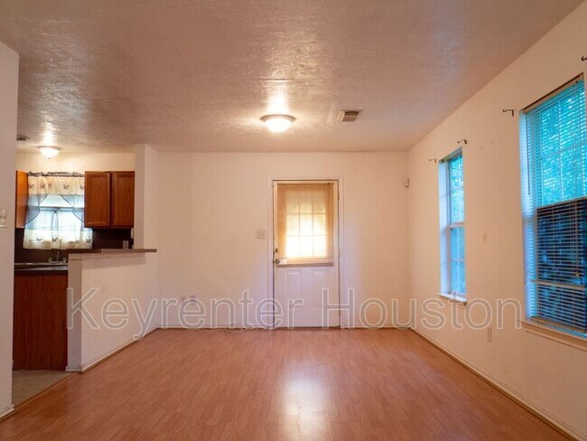 Building Photo - 5706 Tuskegee St