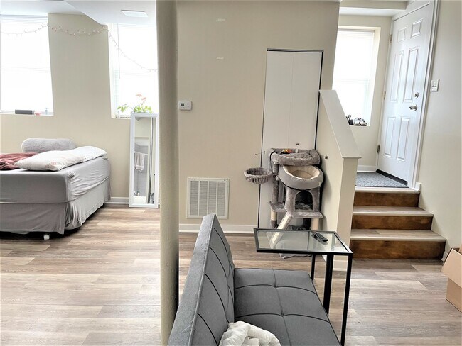 Foto del edificio - 4828 W Addison St