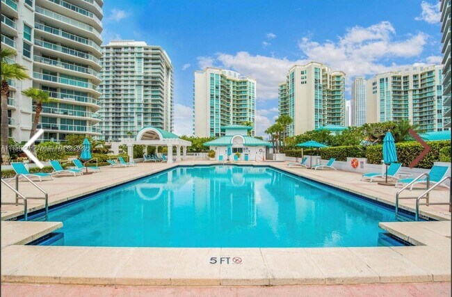 Foto del edificio - 16500 Collins Ave