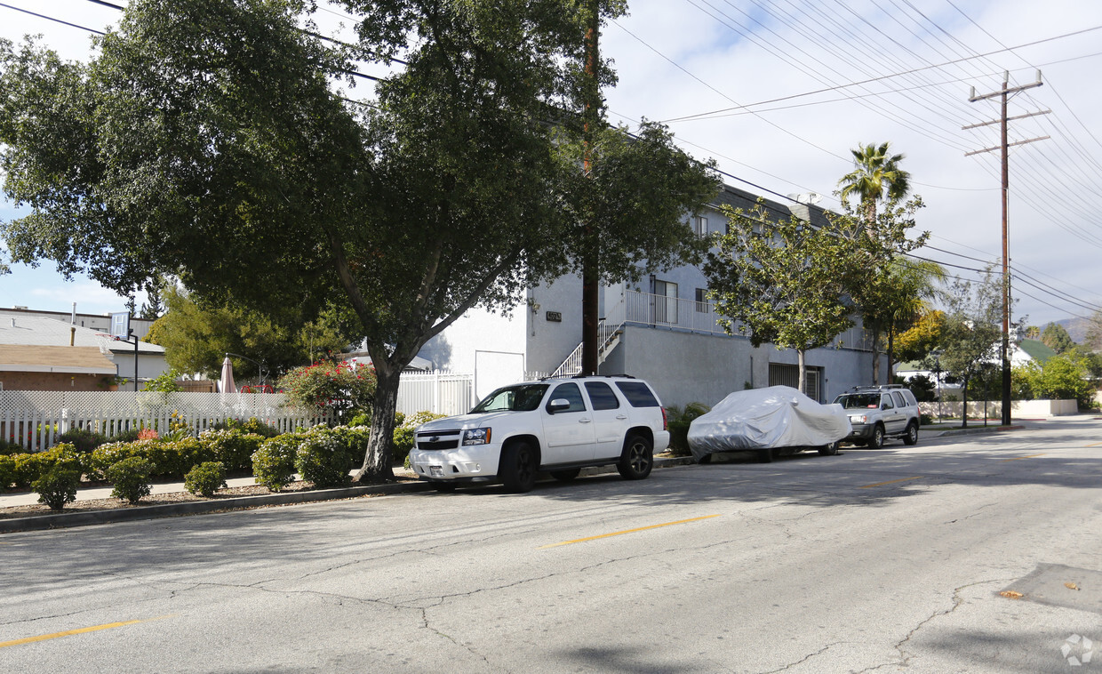 Building Photo - Windsor Apartments