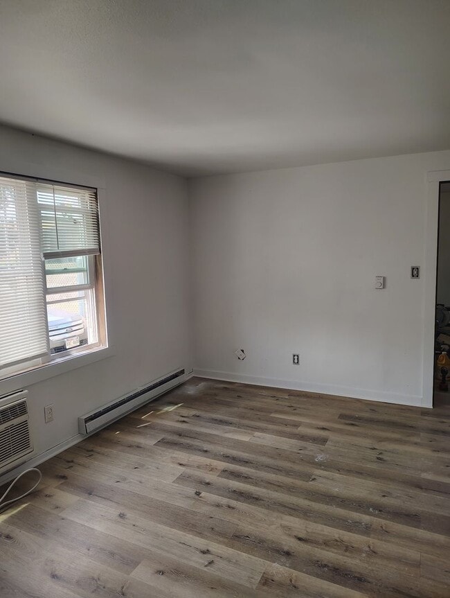 Building Photo - 1405 S Norwood Ave