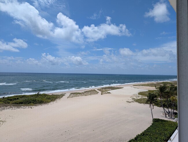 Building Photo - 1012 N Ocean Blvd