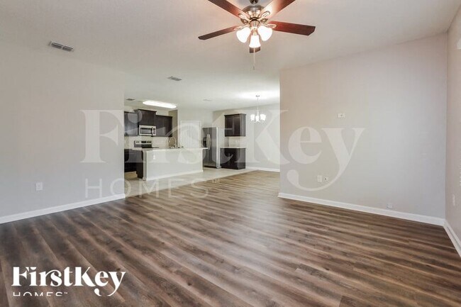 Foto del edificio - 2620 Falcon Ln