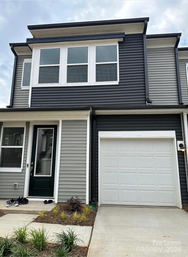 Building Photo - 3228 Hutton Garden Ln