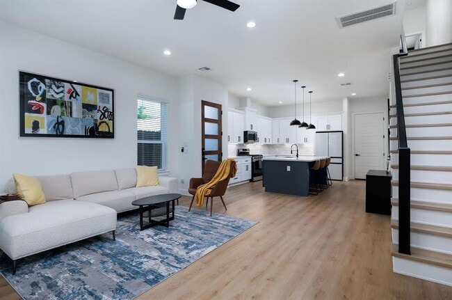 Building Photo - 3546 Seabrook St