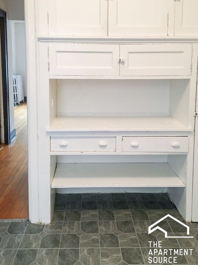 Foto del edificio - 4606 N Winchester Ave