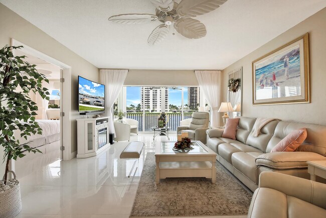 Building Photo - 28 Yacht Club Dr