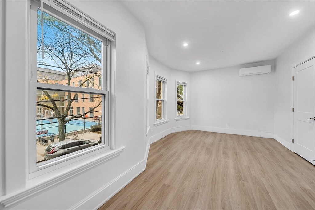 Foto principal - 92 Willow St