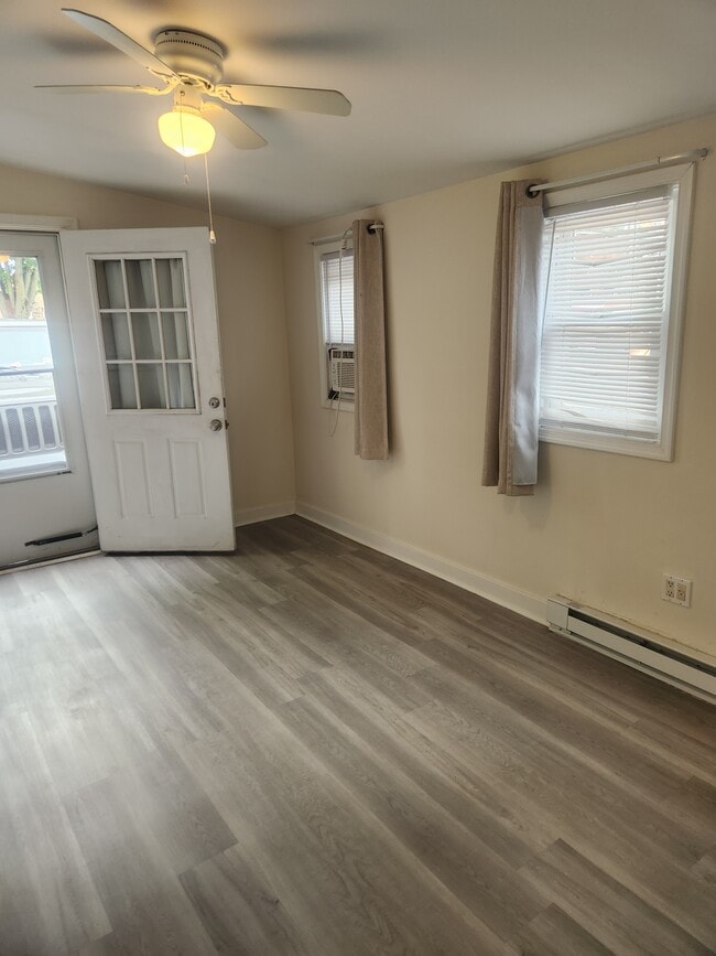 Living Rm/Bedroom - 61 E Oakland Ave