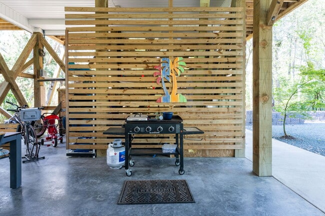 Photo - 211 Lewis Dr House