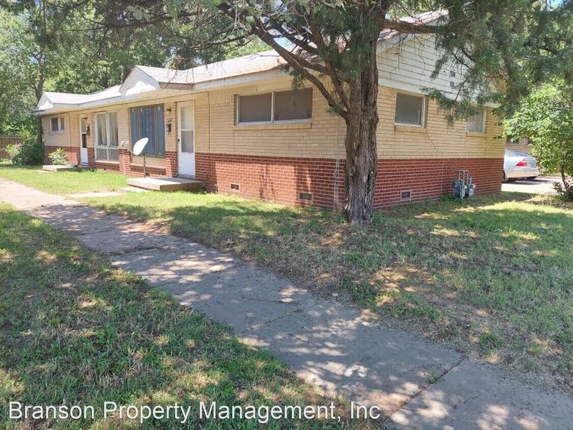 2 br, 1 bath House 2933 S Vine St House Rental in Wichita, KS