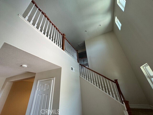 Building Photo - 16034 Skyridge Dr