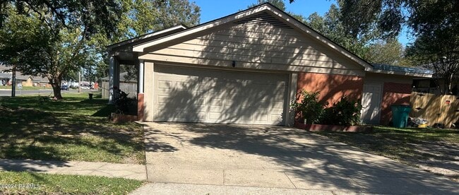 Building Photo - 1519 Jasmine Dr