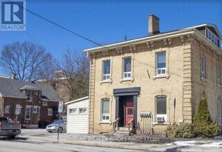 Building Photo - 106 Kent St